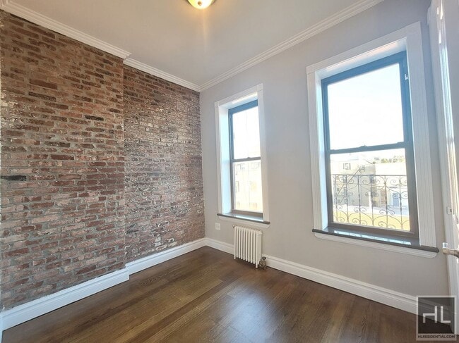 Building Photo - East 3rd Street