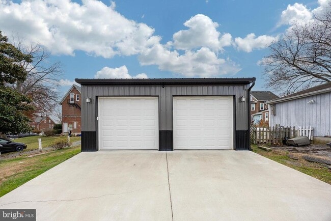 Building Photo - 313 Chestnut St