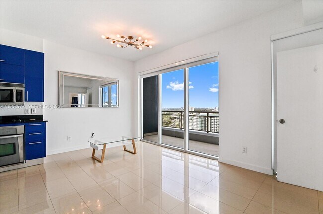 Foto del edificio - 60 SW 13th St