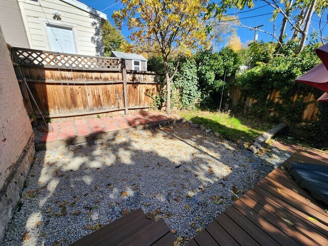 Foto del edificio - BEST DEAL! Amazing Aves house! Real Hardwood!