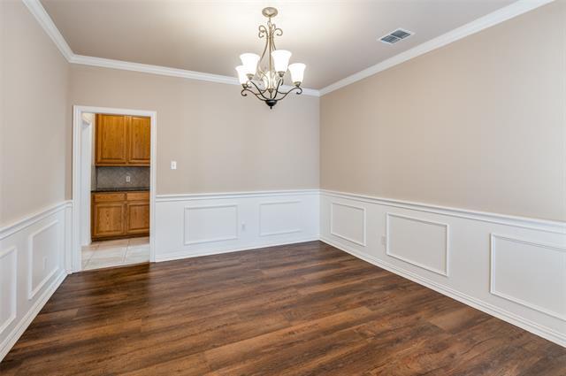 Foto del edificio - 1621 Wood Creek Ln