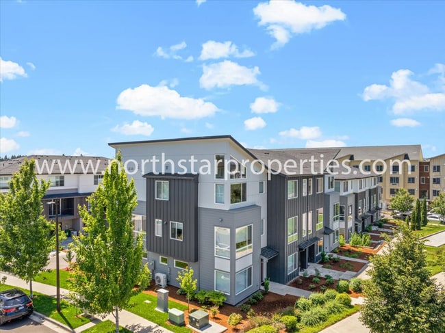 Building Photo - Fresh and Modern Townhome