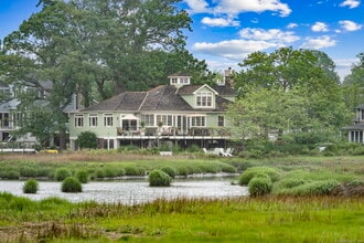 Building Photo - 25 Channel Ave