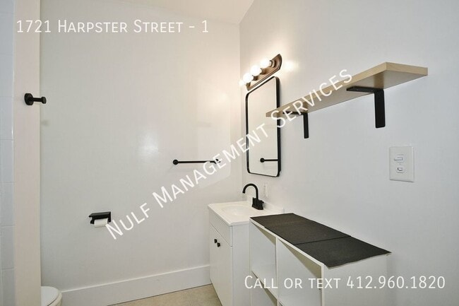 Building Photo - 1721 Harpster St
