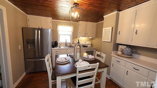 Foto del edificio - 4409 Jonesbay Ln