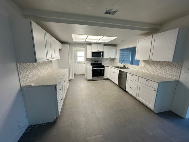 Remodeled Kitchen - 24171 Laulhere Plz House