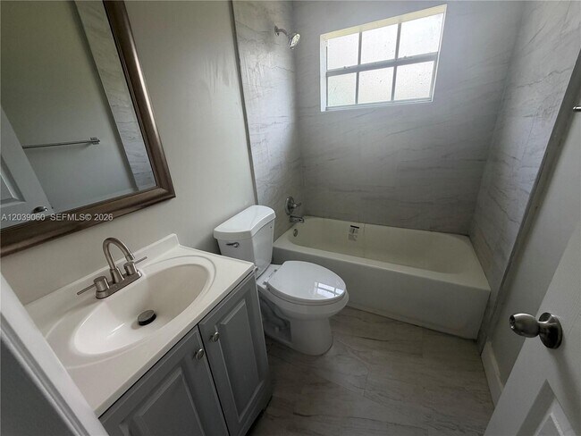 Foto del edificio - 6321 SW 20th Ct