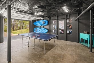 Building Photo - 2 Southport Ln