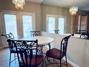 Building Photo - 2100 Pipers Field Dr