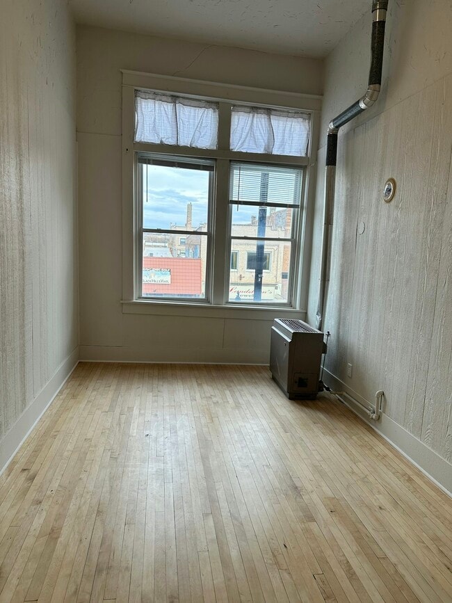 Building Photo - 617 St Joseph St