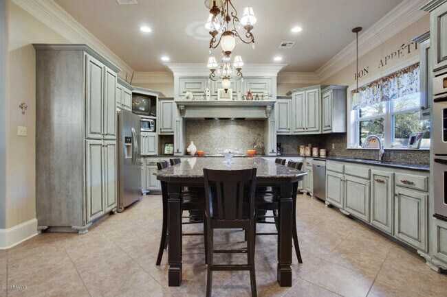 Foto del edificio - 118 Maple Grove Ln