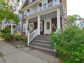 Building Photo - 76 Wenham St