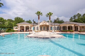 Building Photo - 13810 Sutton Park Dr N