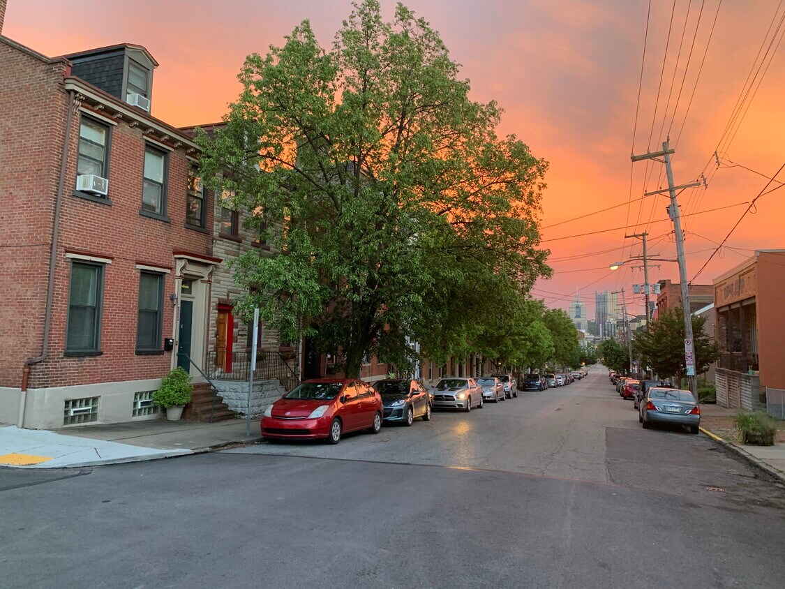 Primary Photo - 1326 Arch St