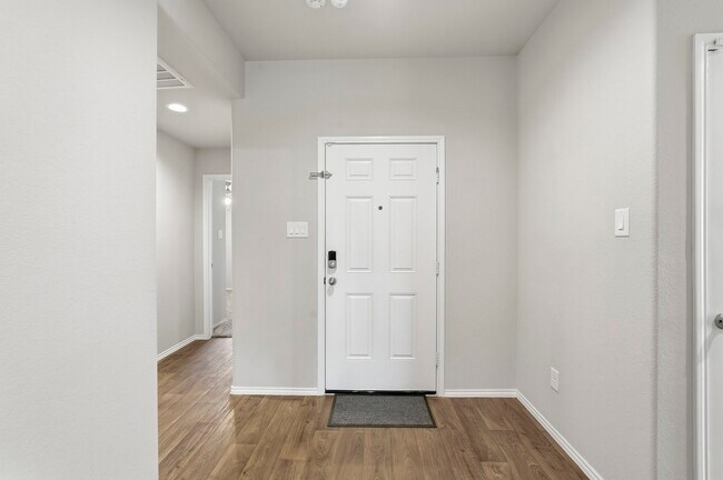 Foto del edificio - 3935 Country Club Dr