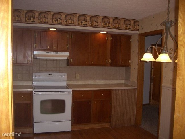 Building Photo - 2 br, 1 bath Apartment - 1 Ransom Rd