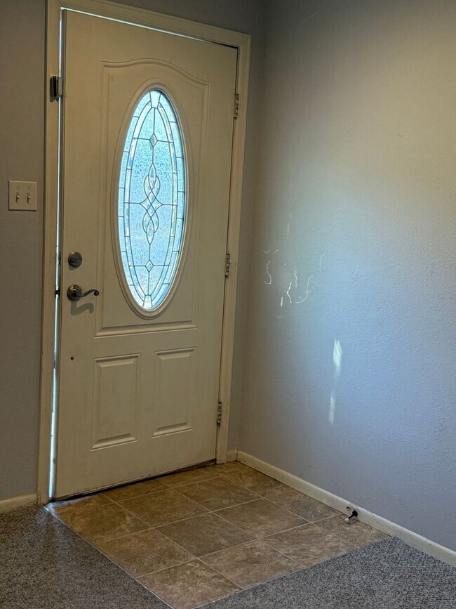 Foto del edificio - ALL PROSPECTIVE TENANTS MUST SUBMIT A $58 NON-REFUNDABLE APPLICATION FEE PER APPLICANT ONLINE AND...