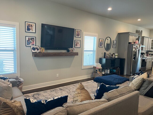 Foto del edificio - Convenient Living in West End