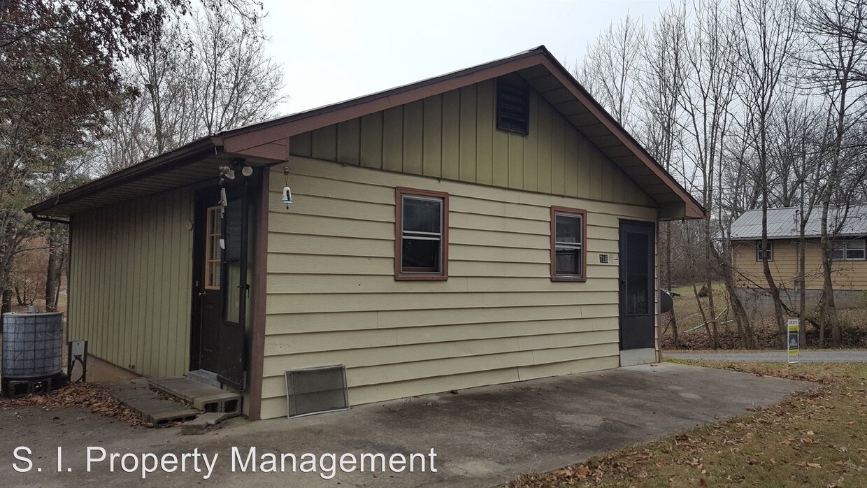 Primary Photo - 2 br, 1 bath House - 716 Blue Jay