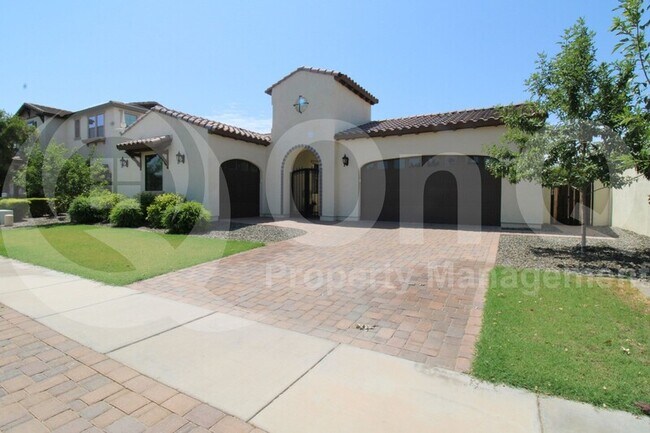 Building Photo - 3847 E Mead Dr