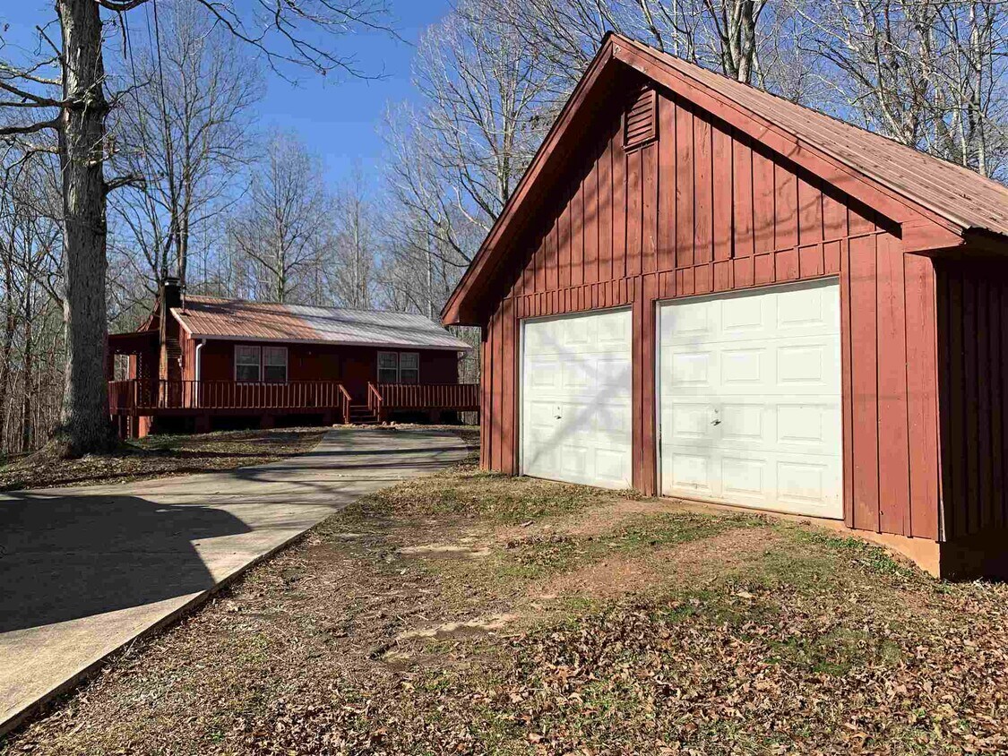 Foto principal - 219 Myers and Chance Rd