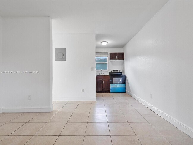 Foto del edificio - 821 NW 5th Ave
