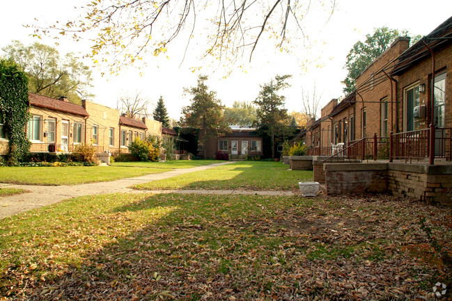 Building Photo - Spokane Villas
