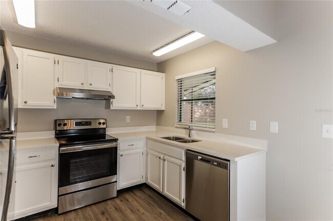 Foto del edificio - 1418 Monte Lake Dr