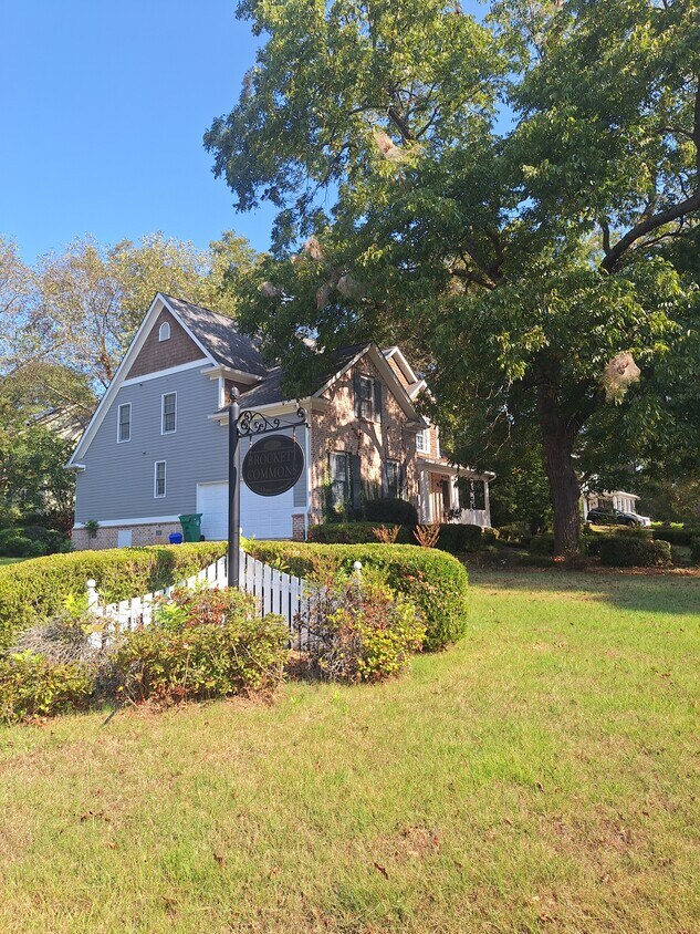 Foto del edificio - 1736 Brockett Rd
