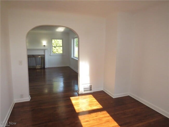 Foto del edificio - 6424 N Ridge Rd