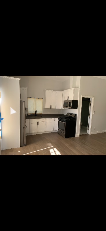 Foto del edificio - 8456 Darby Ave