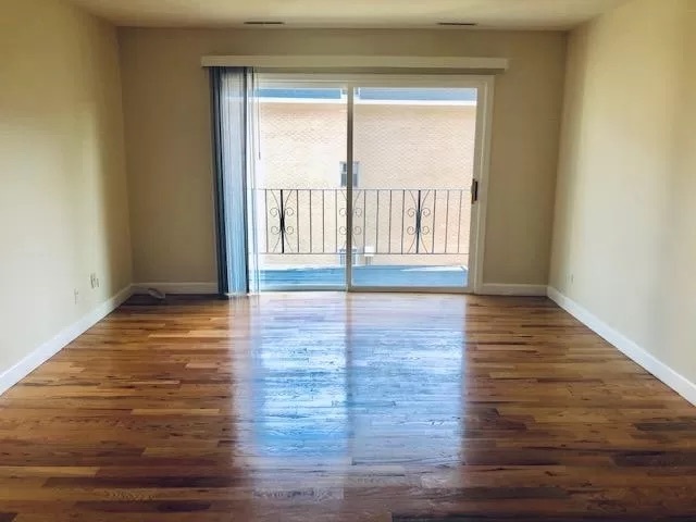 Foto del edificio - 5641 W 103rd St