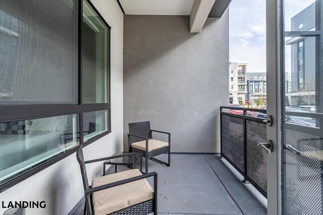 Foto del edificio - 2060 Experience Ave