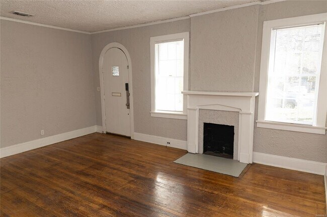 Building Photo - 3256 Montezuma Rd