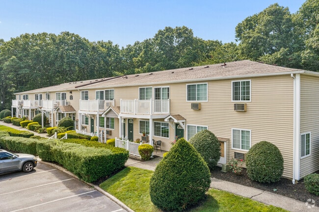 East Patchogue at Lakeside - Lakeside Village