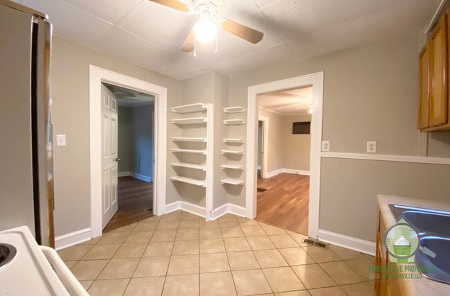 Foto del edificio - 415 Furman Rd