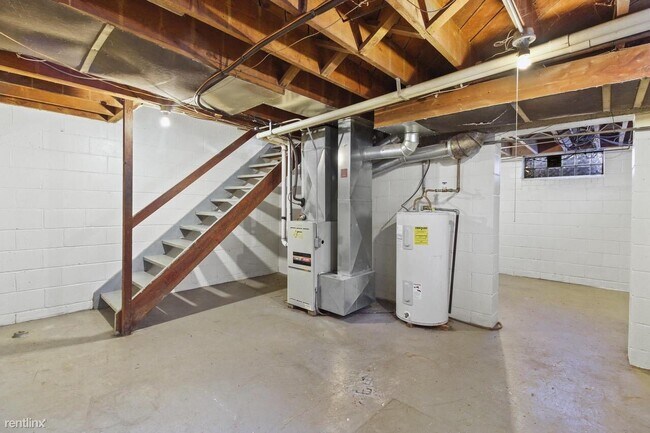 Building Photo - 708 Scott Ave