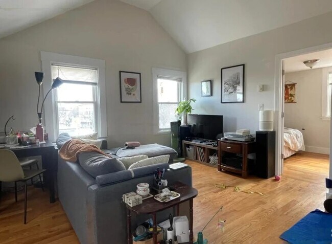 Foto del edificio - 196 Hampshire St