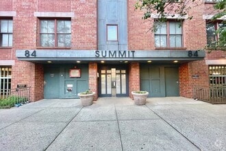 Building Photo - 84 Adams St