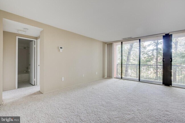 Foto del edificio - 8 S Van Dorn St