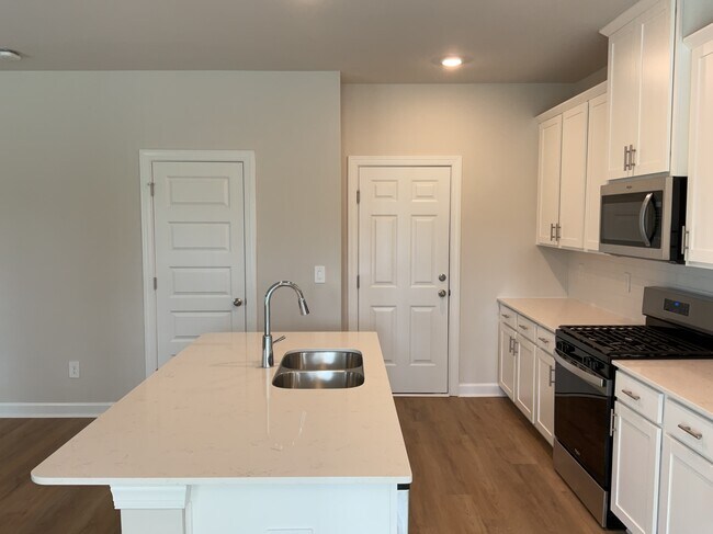 Building Photo - 521 Crowder Pl