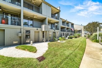 Building Photo - 710 S Mobile St