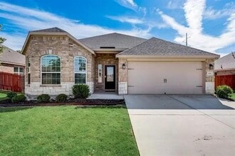 Building Photo - 808 Oak Valley
