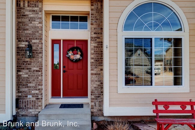 Building Photo - 6 br, 3.5 bath House - 2165 Hoodoo Drive