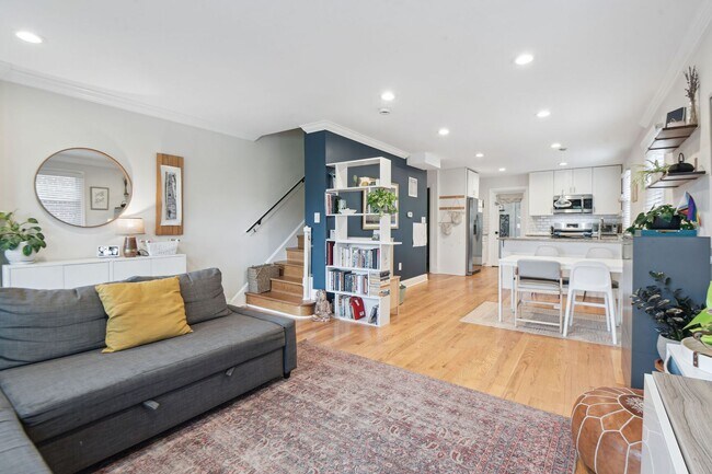 Foto del edificio - Beautifully Renovated 3br/2.5ba South of T...