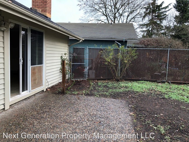 Building Photo - 3 br, 2 bath House - 82 Bradford Ct.