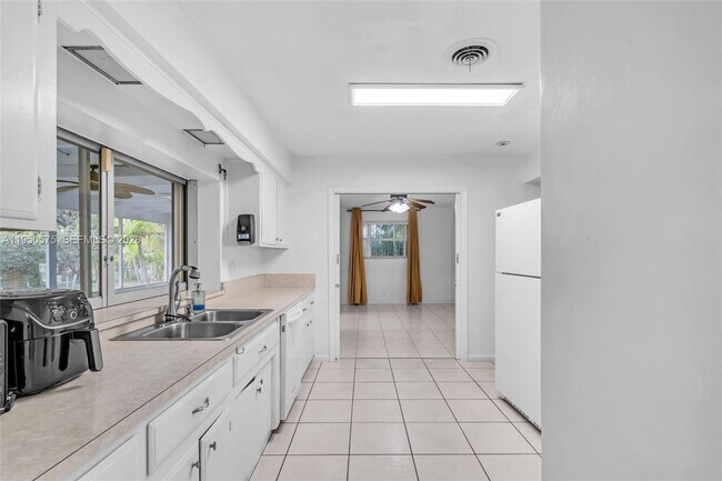 Foto del edificio - 781 NW 66th Ave