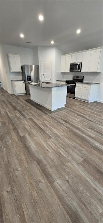 Building Photo - 8610 Shumard Oak Dr