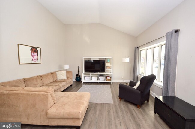 Foto del edificio - 1504 Randy Ln