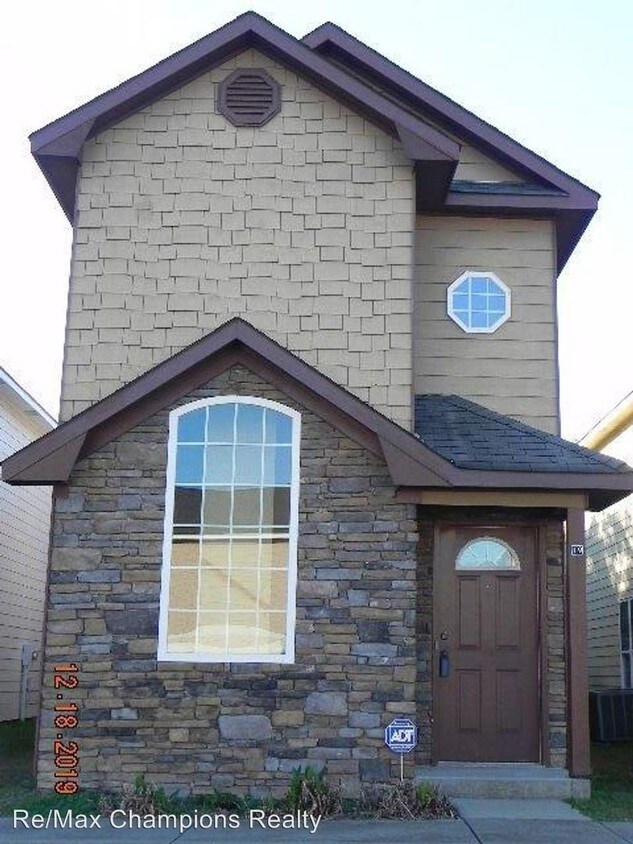 Primary Photo - 3 br, 2.5 bath House - 19 Arbor Cove Dr.